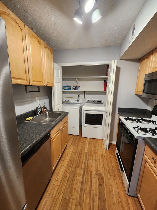 Washer and Dryer in Unit - 514 Park Ridge Cir Unit 514