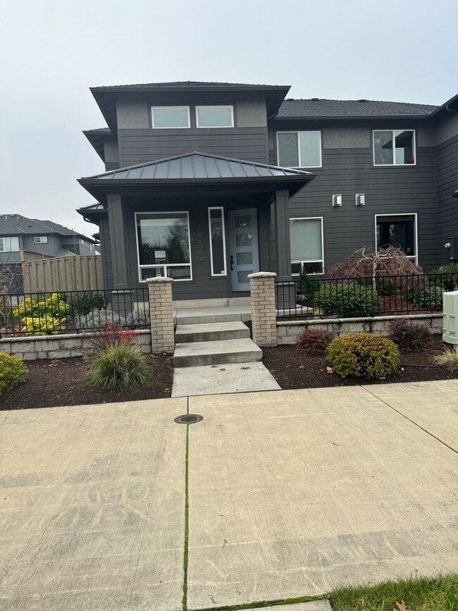 Photo - Exceptional 3 Bedroom / 2.5 Bath Modern Townhouse