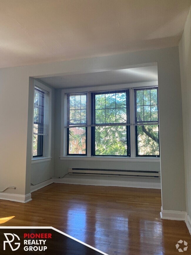 Building Photo - 721 W Barry Ave Rental