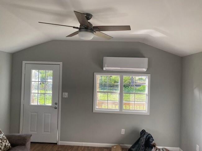 Photo - 1201 Sanders Rd