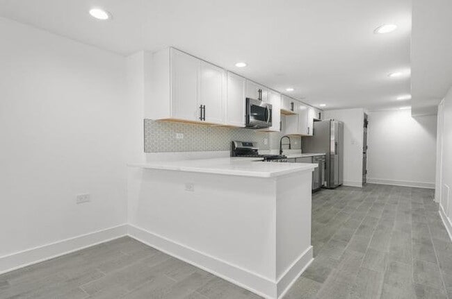 322 S Kostner Ave Unit G