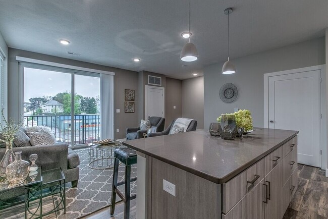 Photo - Triangle Apartments