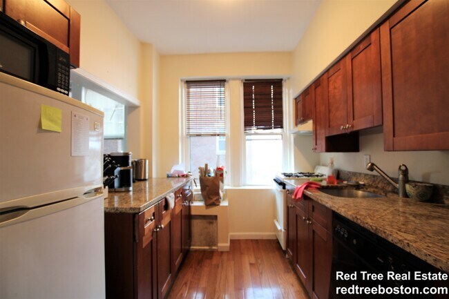 Building Photo - 2003 Commonwealth Ave Unit 9 Rental