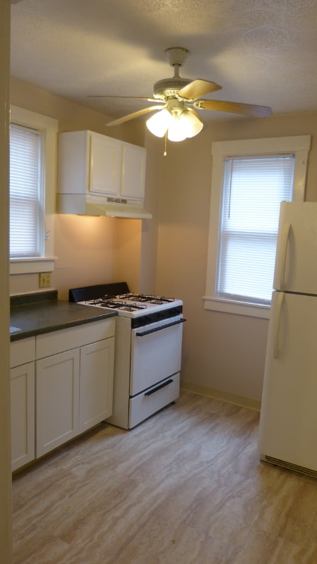 Building Photo - 2916 Clermont Ave Rental