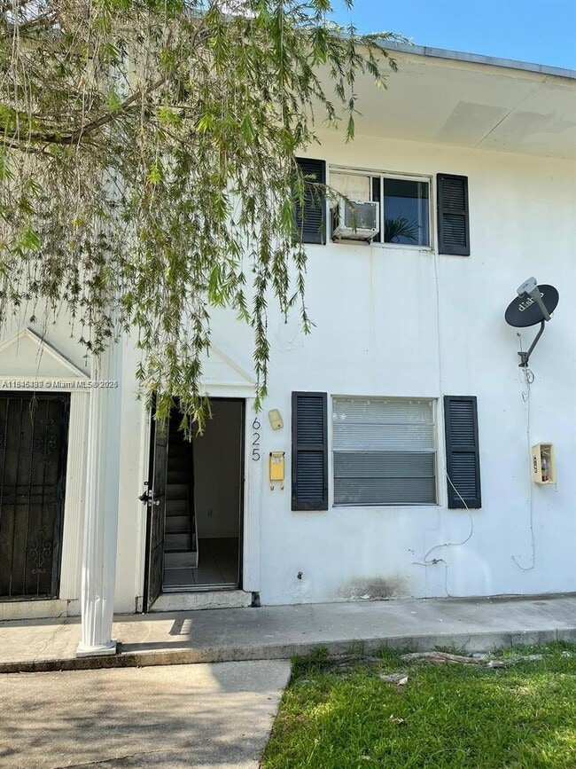 Building Photo - 1625 NW 81st St. Unit 1625 Rental