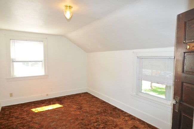 Photo - Great 7 bedroom 3 bath House located in St Cloud MN