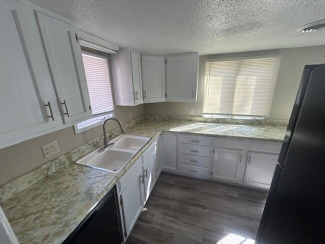 Photo - 634 S Fountain St