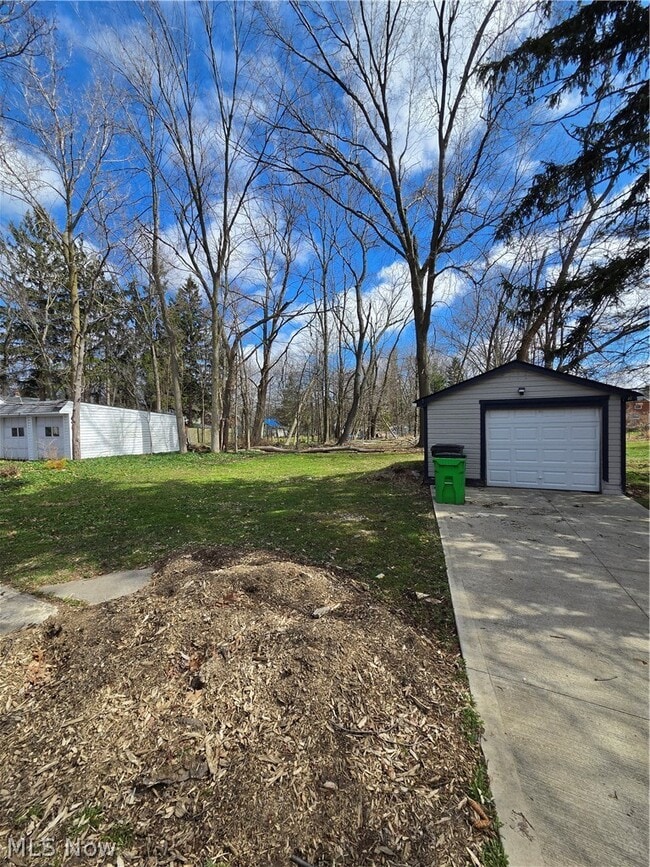 Photo - 1275 S Green Rd