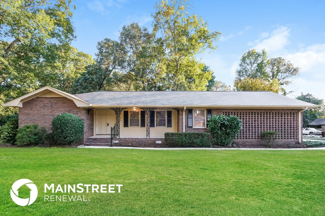 Photo - 1369 White Oak St SE
