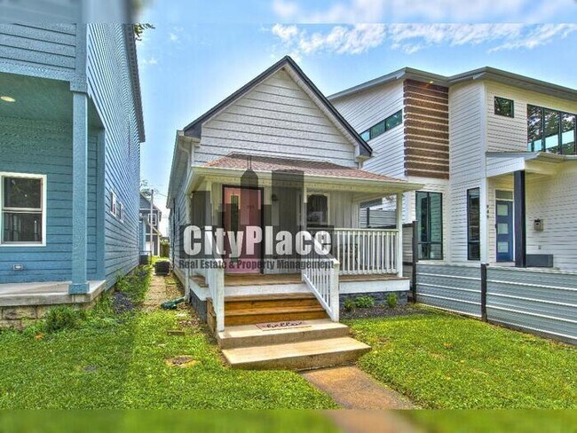 Photo - 953 Lexington Ave