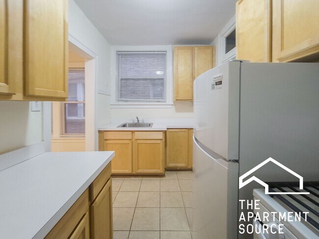 Building Photo - 1610 W Sunnyside Ave Unit 1E
