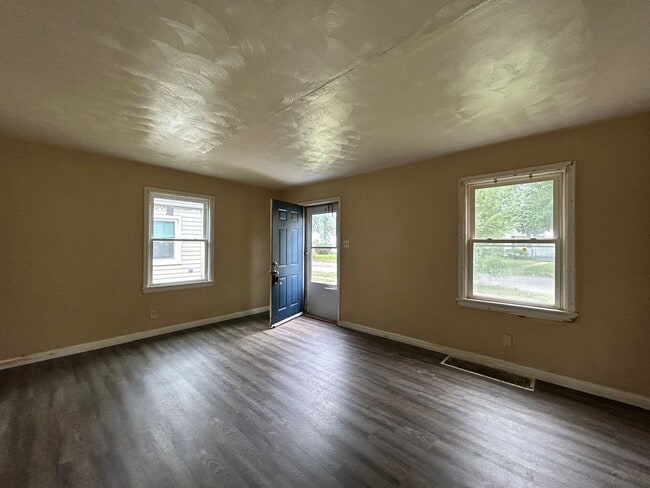 Photo - 2-Bedroom, 1-Bathroom Home with Basement –...