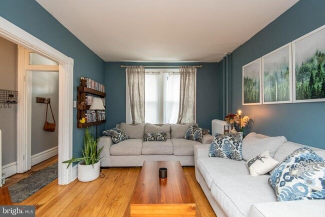 Photo - 445 Nevin St