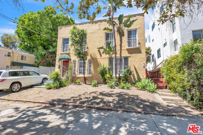419 N Van Ness Ave