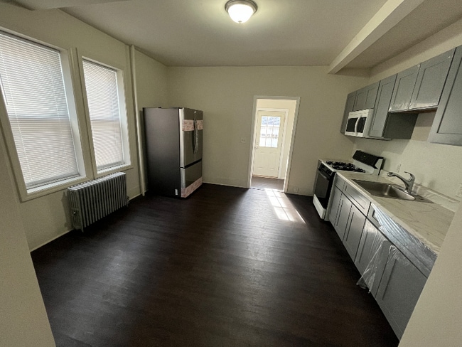 Photo - 114 Monmouth St Unit 114