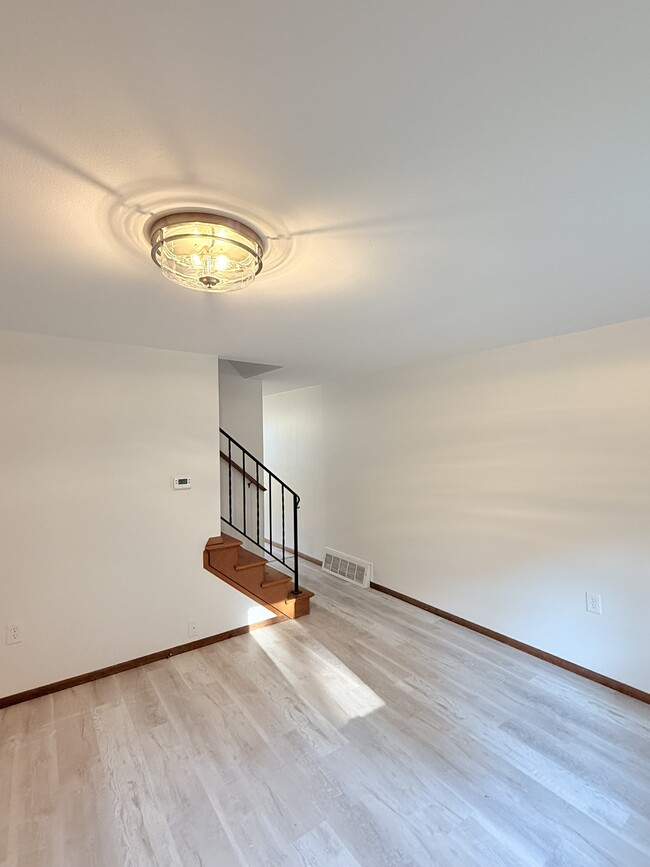 Photo - 103 W Park St