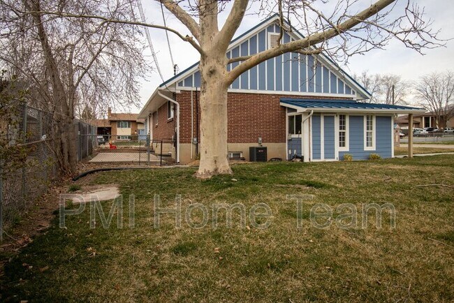 Photo - 477 Colonial Ave Unidad Downstairs