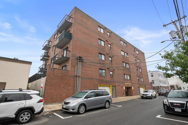 Building Photo - 11 Langdon St