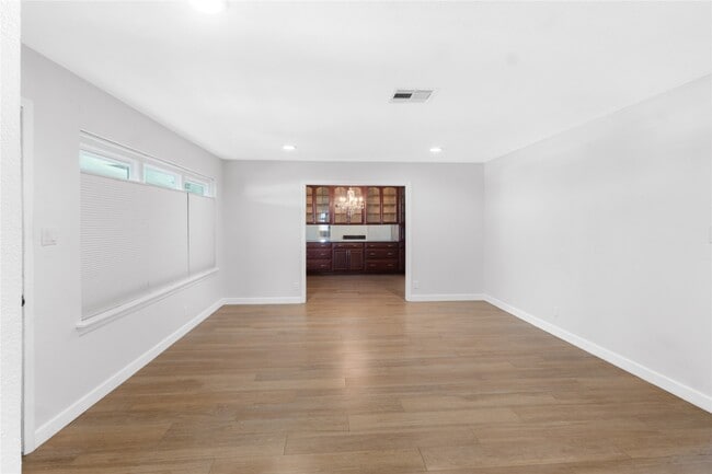 Photo - 2824 Palm Cir E