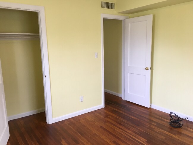 Photo - 843 N University Blvd