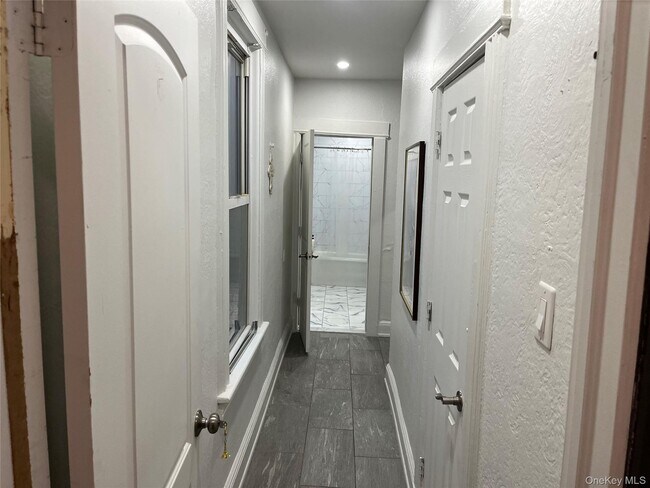 Photo - 95-29-95112 112th St