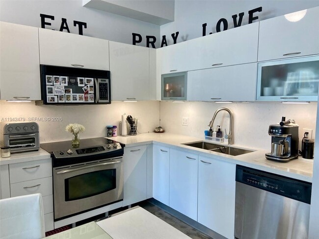 Photo - 133 NE 2nd Ave Unidad 1803