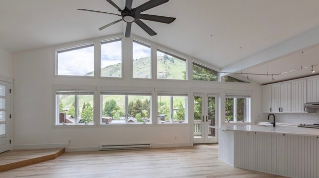 Photo - 245 N Glenwood St