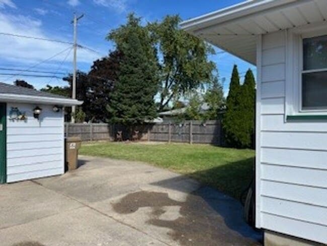 Photo - Charming 3 Bedroom, 1.5 Bath Home on the S...