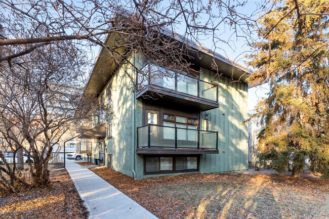 Photo - 10172-10113 113 St Unit 4