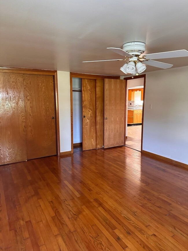 Photo - 2555 N Nordica Ave Unidad 2