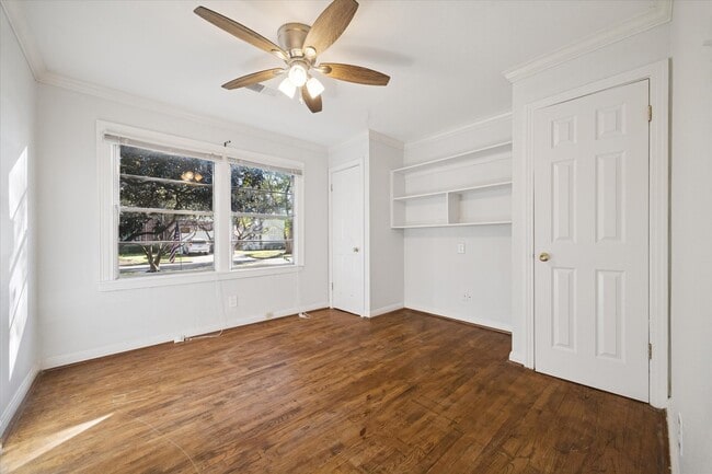 Photo - 5122 Locust St