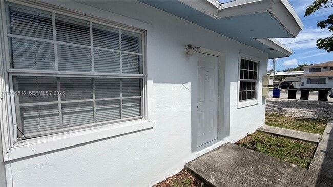 Photo - 800 SE 15th St Unit 2