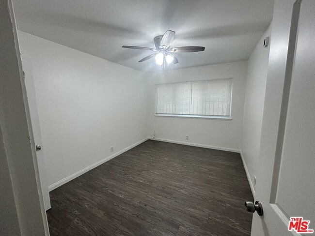 Photo - 10231 Darby Ave