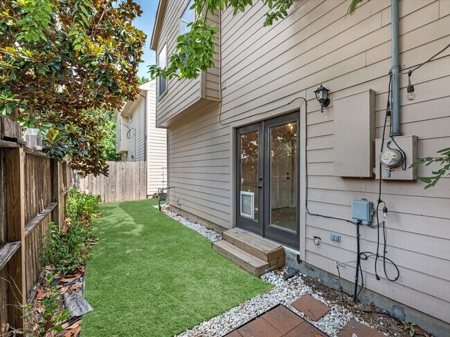 Photo - 2234 Naomi St