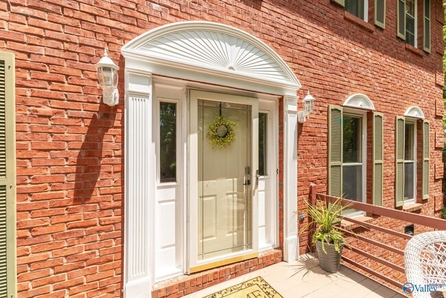 Photo - 15033 Greentree Trail SE