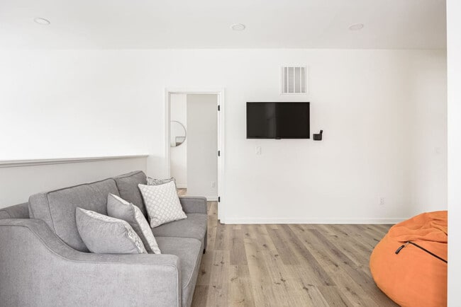 Photo - 35 Keystone Ave Unit ID1467232P