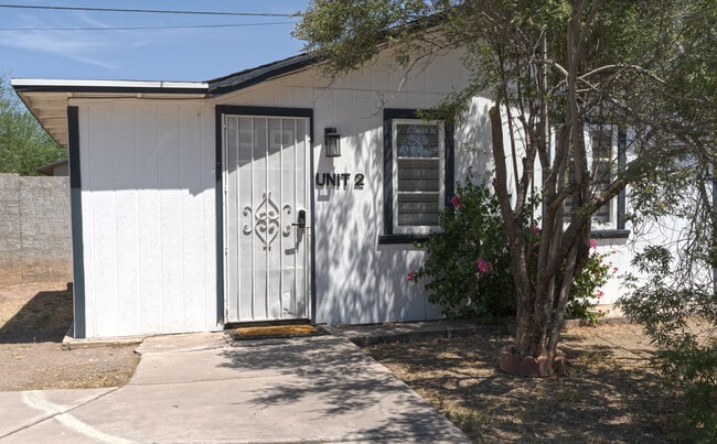Photo - 2521 N 11th St Unidad 2