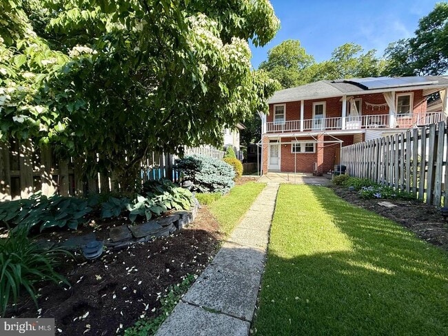 1557 Dauphin Ave