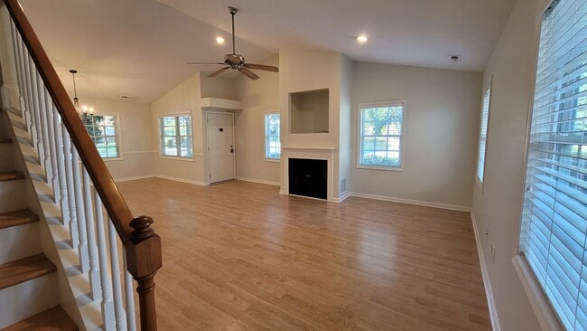 Photo - Bright and spacious 3BR/2ba in Lindley Park!