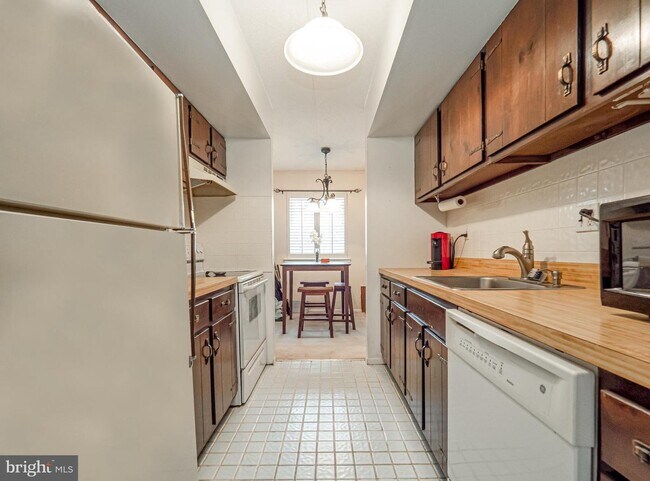 Photo - 1906 Valley Dr Unit 1906