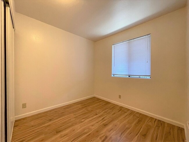 Photo - A clean and well-maintained 3-bed, 2-bath home located in the vibrant Laurel District. Unit Apt 7
