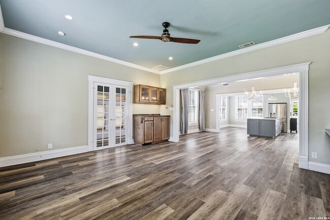 Photo - 202 W Woodlawn Ave