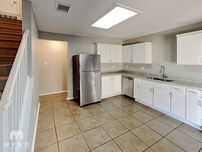 Photo - 9703 Cameron Creek