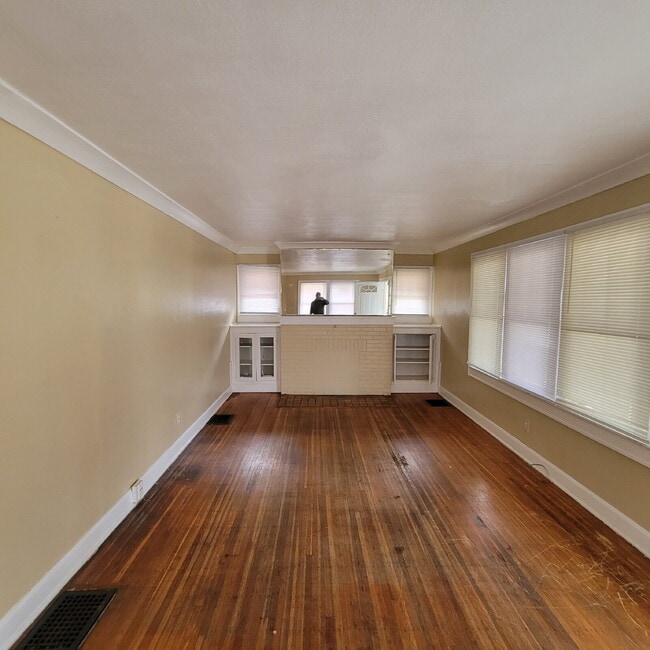 Photo - Near NW-Riverside 2BR/1BA House for LEASE!