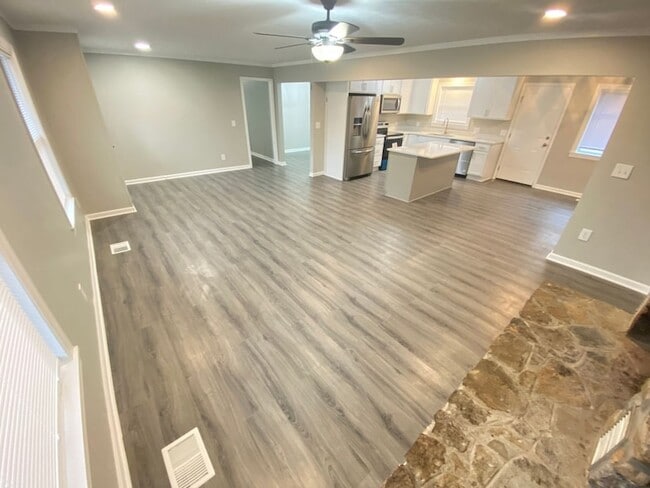 Photo - 337 Hickory Dr