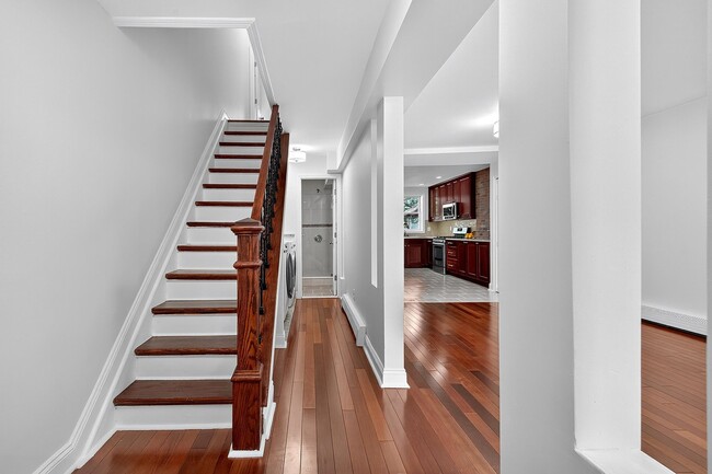 Photo - 382 Webster Ave