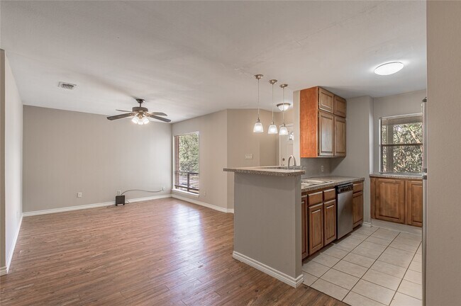 Photo - 2404 Sycamore Ave Unit A-4