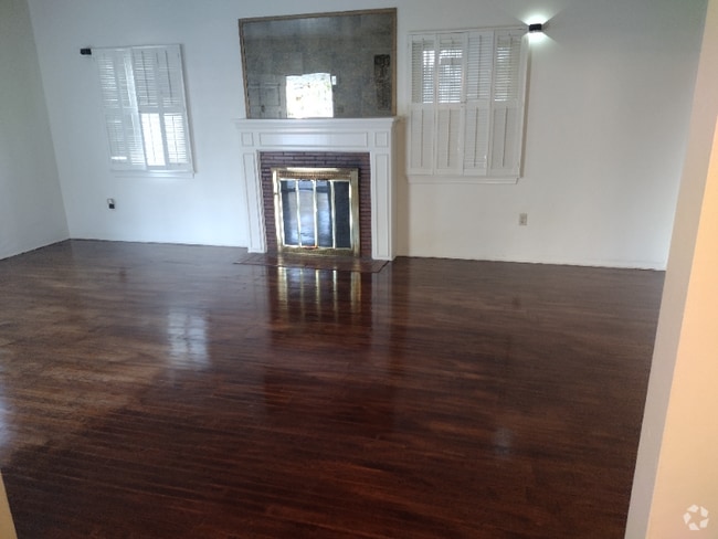 Building Photo - 148 W 34th St Rental