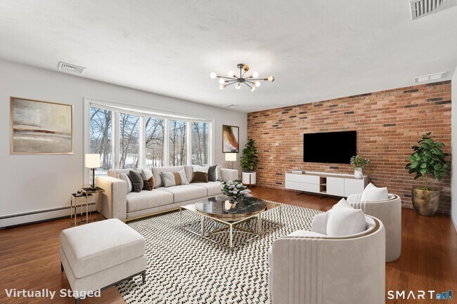 Photo - 153 Fillow St