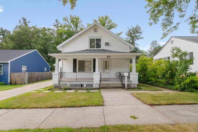 Building Photo - 552 1st Ct Unit 2